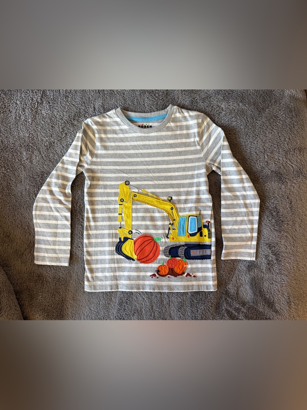 Mini Boden Excavator Pumpkin Appliqué Shirt 6–7Y